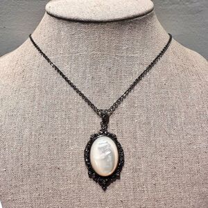 Antique White Mother of Pearl And Sterling Silver Adjustable Chain Necklace